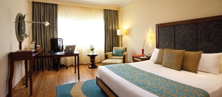 Vivanta Bengaluru Residency Road Экстерьер фото